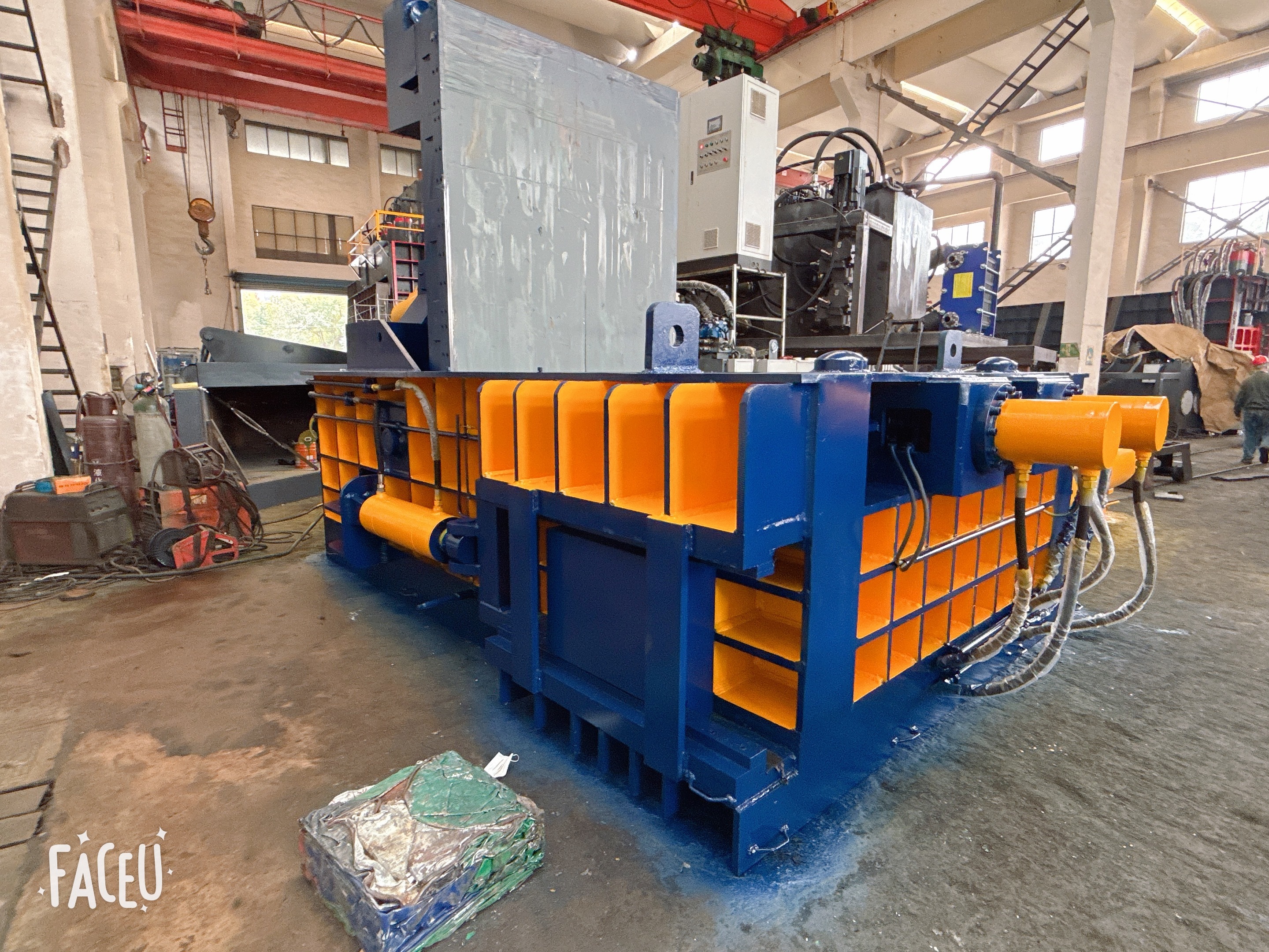 Últimos blogs de la empresa sobre How to Improve Scrap Metal Baler Output When Processing High Volumes of Steel Scrap